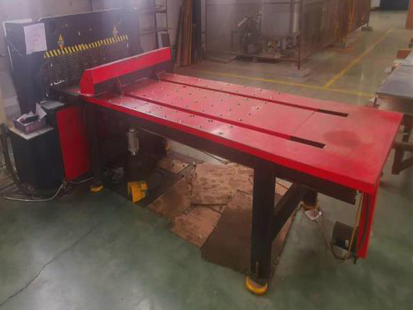 鈑金加工設(shè)備